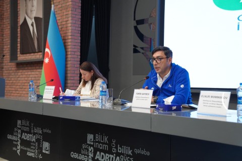 Fərid Qayıbov ötən ay ölkəmizi uğurla təmsil etmiş Azərbaycan idmançıları və onların məşqçiləri ilə görüşüb - FOTO