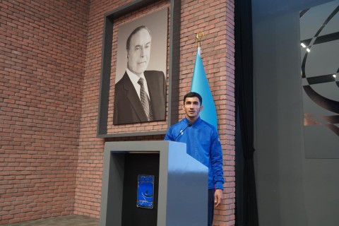 Fərid Qayıbov ötən ay ölkəmizi uğurla təmsil etmiş Azərbaycan idmançıları və onların məşqçiləri ilə görüşüb - FOTO