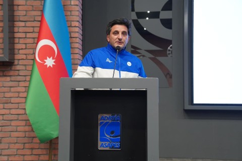 Fərid Qayıbov ötən ay ölkəmizi uğurla təmsil etmiş Azərbaycan idmançıları və onların məşqçiləri ilə görüşüb - FOTO