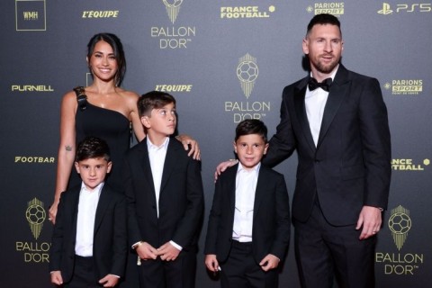 Lionel Messı wins record-extending eighth Ballon d’Or - PHOTO