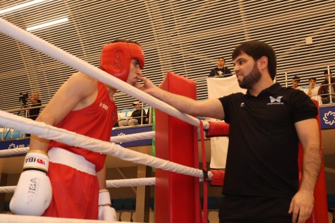 Boks üzrə Azərbaycan birinciliyində 6 çəkidə 43 döyüş baş tutub - FOTO