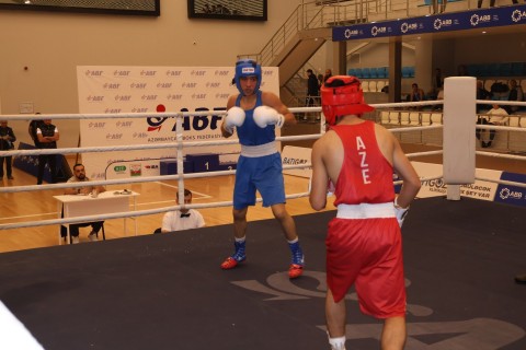 Boks üzrə Azərbaycan birinciliyində 6 çəkidə 43 döyüş baş tutub - FOTO