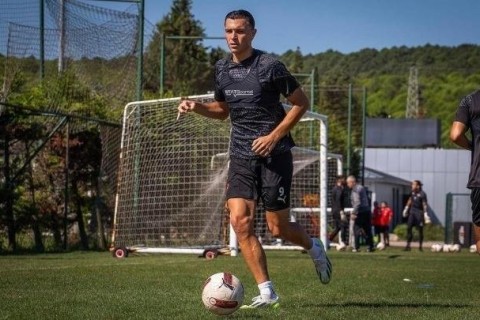 Дадашов отыграл весь матч в ничейной игре "Динамо"