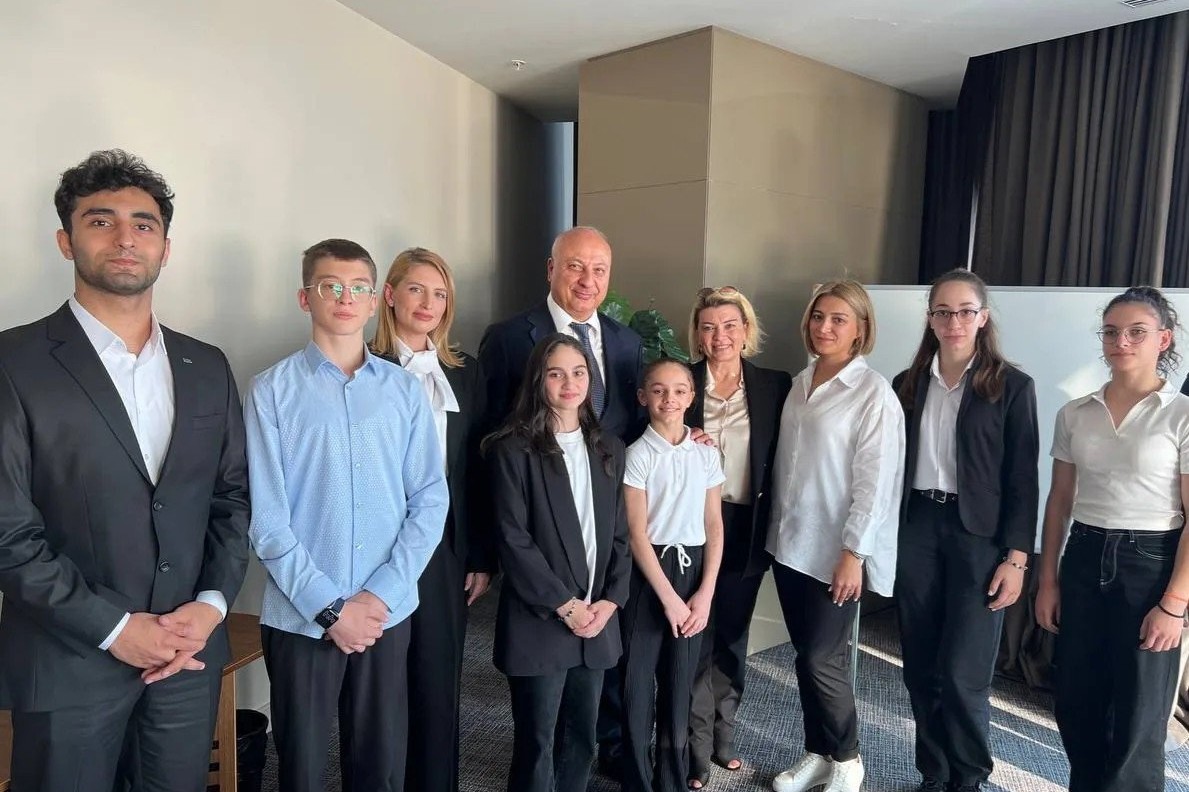 Altay Hasanov met with gymnasts who were successful in the European Championship