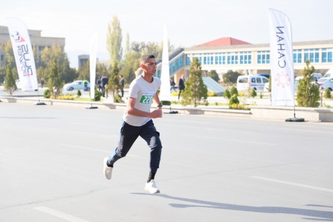 Naxçıvanda Zəfər Gününə həsr olunmuş kros qaçışı keçirilib - FOTO