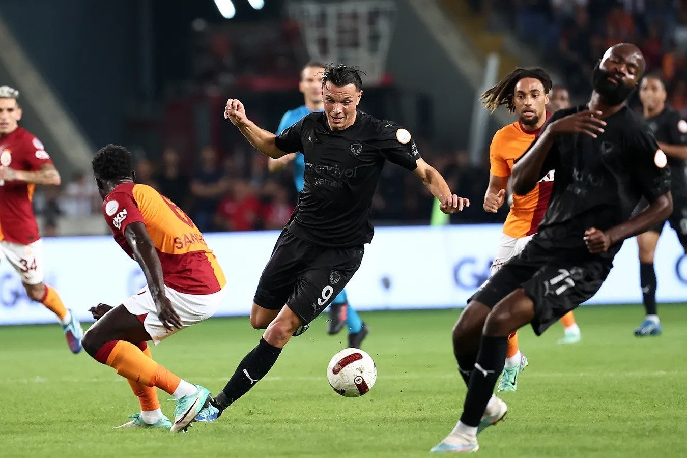 "Galatasaray" was defeated for the first time by "Hatayspor"