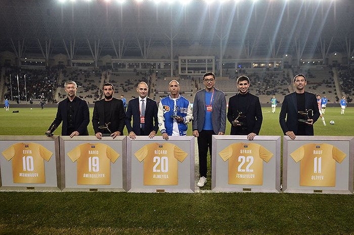 Veteran futbolçular təltif edilib - FOTO