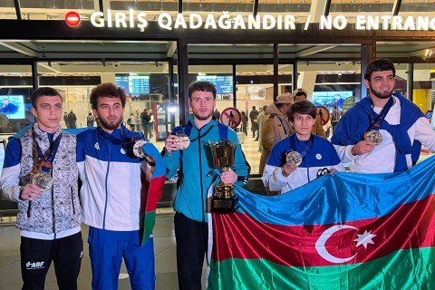 Азербайджанские боксеры, установившие рекорд на чемпионате Европы, вернулись на родину - ФОТО