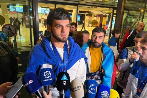 Азербайджанские боксеры, установившие рекорд на чемпионате Европы, вернулись на родину - ФОТО