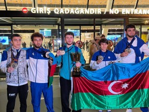 Азербайджанские боксеры, установившие рекорд на чемпионате Европы, вернулись на родину - ФОТО