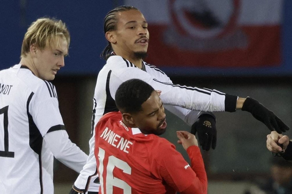 Leroy Sané sent off for the first time