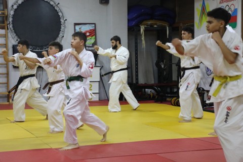 Azərbaycan dünya çempionatına 22 karateçi ilə yollanır - FOTO