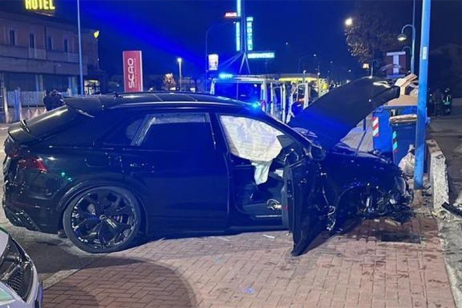 Mario Balotelli has a car accident in Brescia - VIDEO