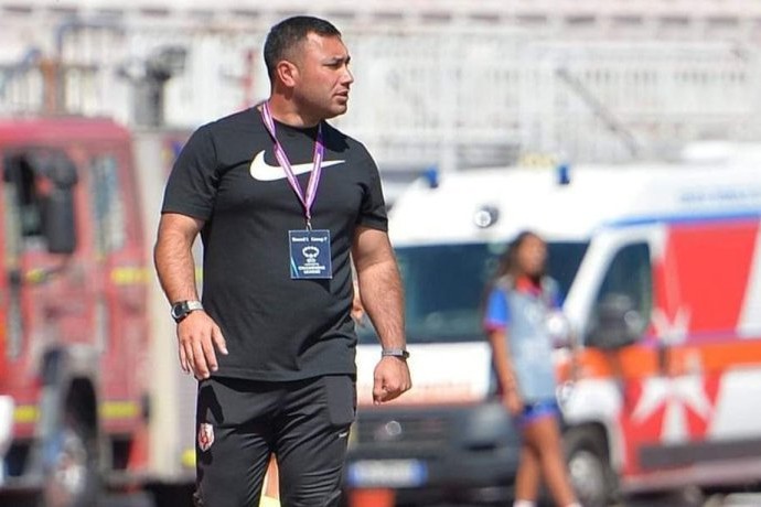 “Qalatasaray” yığmamızın baş məşqçisini üzüb