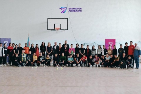 Məktəbllilərə badminton üzrə nümunəvi çıxışlar keçirilib - FOTO