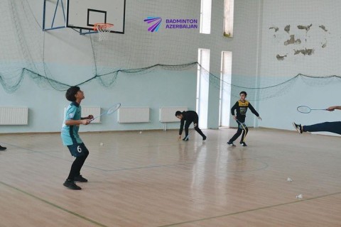 Məktəbllilərə badminton üzrə nümunəvi çıxışlar keçirilib - FOTO