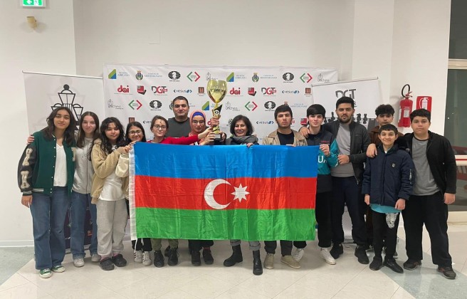 Fərid Abbasov dünya çempionumuzun çıxışını dəyərləndirib: “O, parlayan ulduzdur”