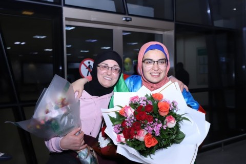 Dünya çempionumuz Vətənə qayıdıb - FOTO