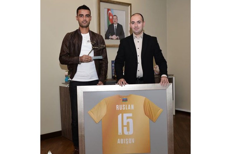 AFFA Ruslan Abışovu təltif edib