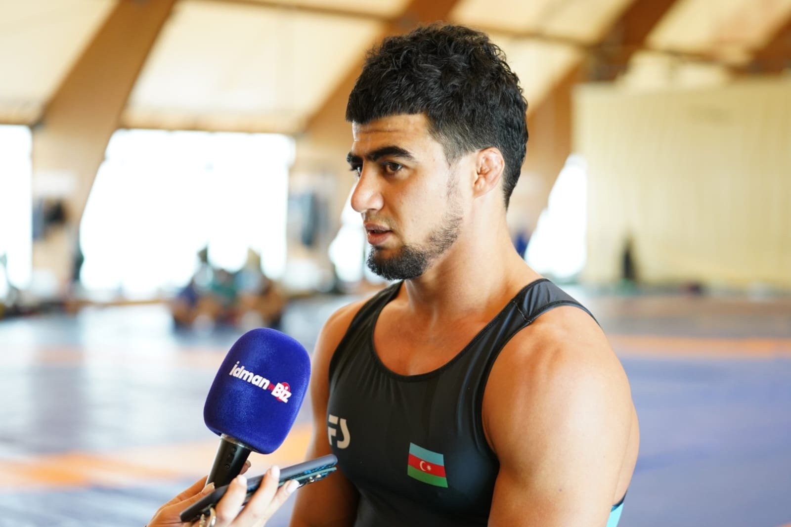 Həsrət Cəfərovun sirləri: Qaçaraq xalçaya çıxmaq, sağ ayaqla start, medal seçimi... – MÜSAHİBƏ - FOTO