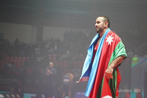 Güləşçilərimiz dünya çempionatının ilk günündə 4 qızıl medal qazanıb - YENİLƏNİB - FOTO