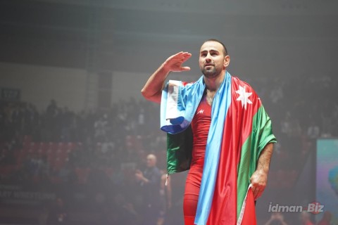 Güləşçilərimiz dünya çempionatının ilk günündə 4 qızıl medal qazanıb - YENİLƏNİB - FOTO