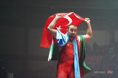 Güləşçilərimiz dünya çempionatının ilk günündə 4 qızıl medal qazanıb - YENİLƏNİB - FOTO