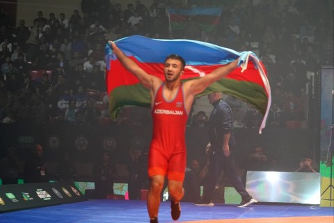 Güləşçilərimiz dünya çempionatının ilk günündə 4 qızıl medal qazanıb - YENİLƏNİB - FOTO