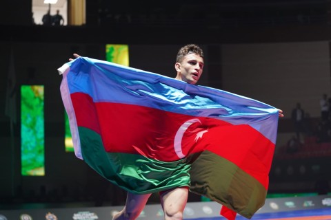 Азербайджанские борцы завоевали 11 медалей на чемпионате мира - ФОТО