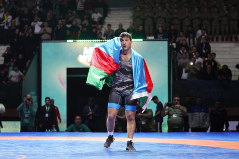Азербайджанские борцы завоевали 11 медалей на чемпионате мира - ФОТО