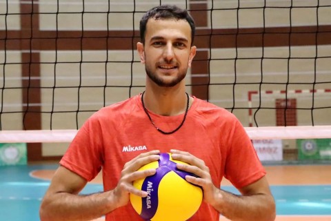 Yığmamızın kapitanının səhhətində problem yaranıb, Hava Limanından birbaşa xəstəxanaya aparılıb