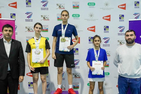 Badminton üzrə Bakı birinciliyi baş tutub - FOTO