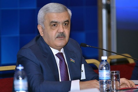 Rövnəq Abdullayev Azərbaycan yığmasını təbrik edib