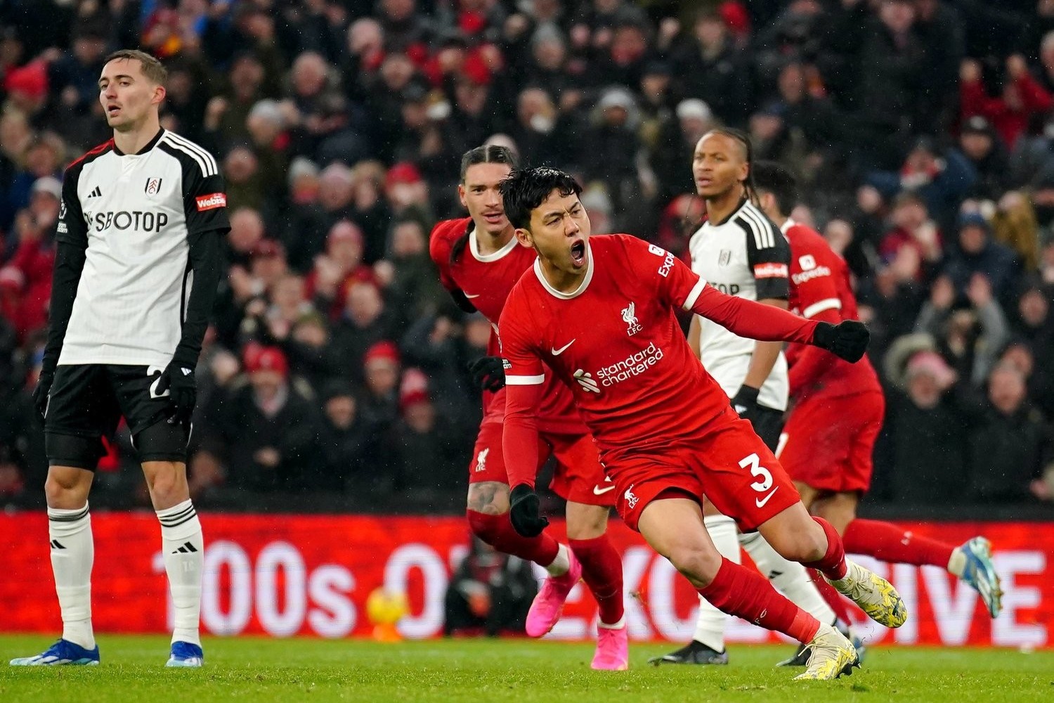 Liverpulda 7, Mançesterdə 6, Londonda 5 qollu şou - VİDEO