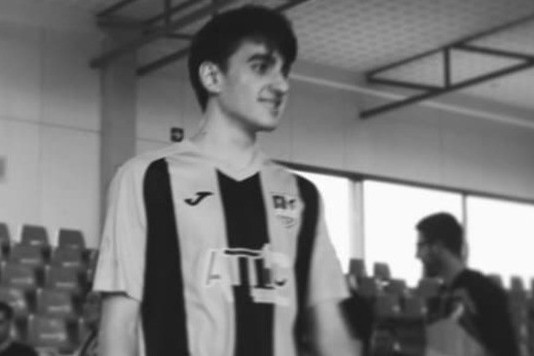 İspaniyalı futzalçı rəqibi ilə toqquşaraq ölüb