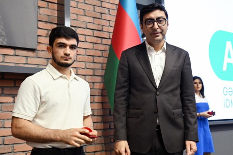 Fərid Qayıbov uğur qazanan idmançılarla görüşüb - FOTO