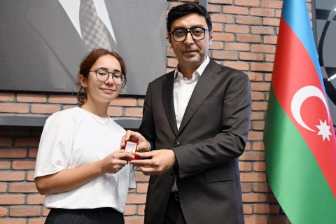 Fərid Qayıbov uğur qazanan idmançılarla görüşüb - FOTO