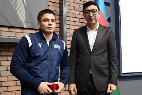 Fərid Qayıbov uğur qazanan idmançılarla görüşüb - FOTO