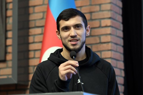 Fərid Qayıbov uğur qazanan idmançılarla görüşüb - FOTO