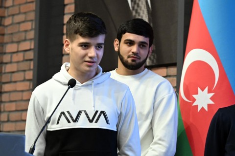 Fərid Qayıbov uğur qazanan idmançılarla görüşüb - FOTO