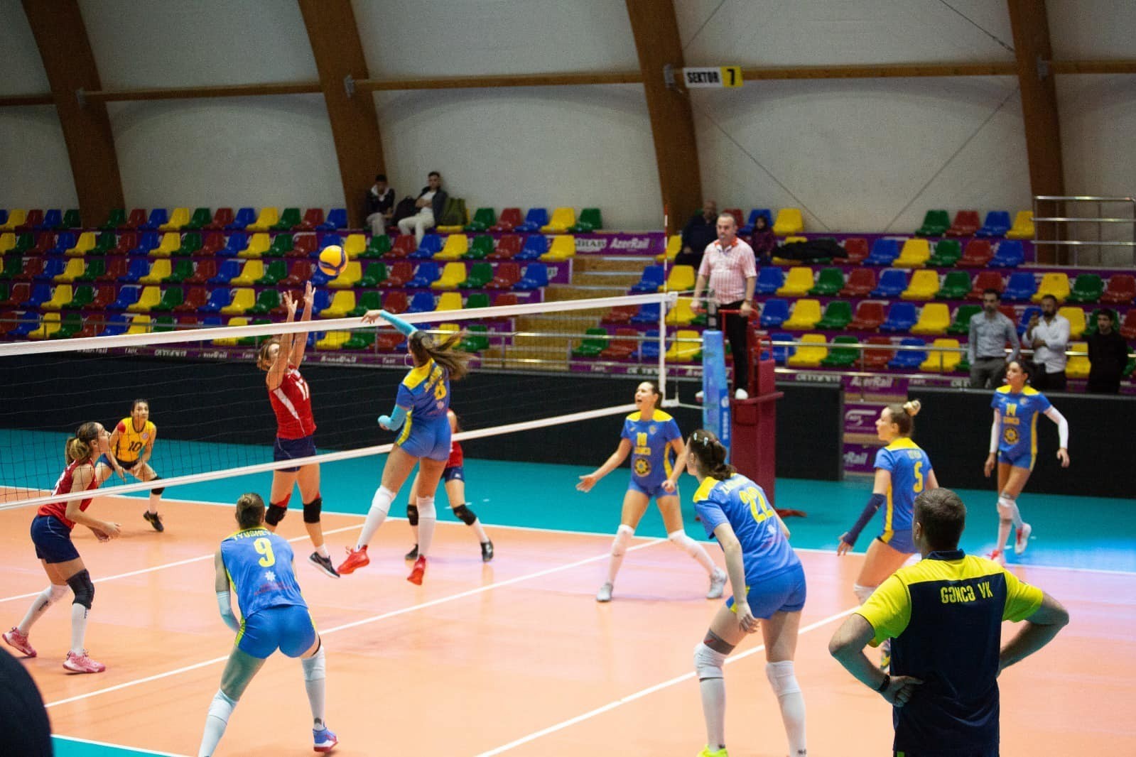 "Absheron" seeks a unified leadership