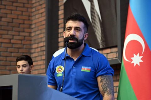 Fərid Qayıbov uğur qazanan idmançılarla görüşüb - FOTO