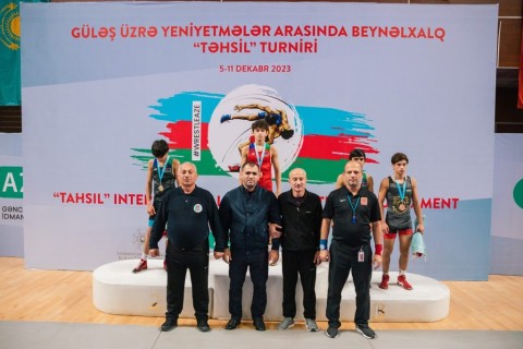 Azərbaycan güləşçiləri 4 çəkidə birinci yeri tutublar - FOTO