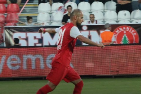 Diniyevin penalti qolu “Ümraniyəspor”ə qələbə qazandırıb