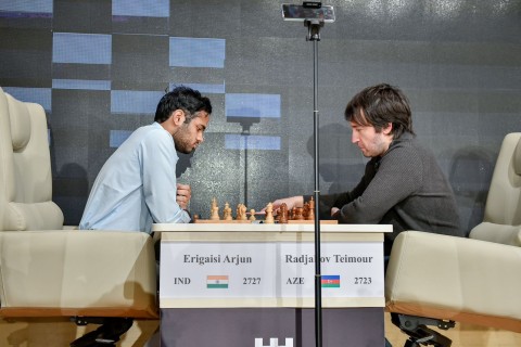 Farid Gayibov played the first chess piece of the tour at "Vugar Gashimov Memorial-2023" - PHOTO