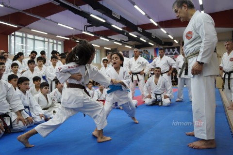 Hitoshi Kasuya, 9th degree black belt, at a seminar in Baku - PHOTO