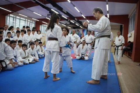 Hitoshi Kasuya, 9th degree black belt, at a seminar in Baku - PHOTO