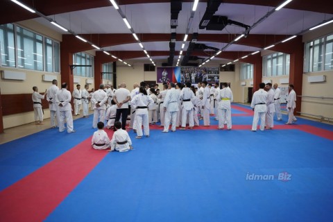 Hitoshi Kasuya, 9th degree black belt, at a seminar in Baku - PHOTO