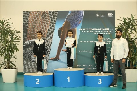 Яркие моменты и награждения чемпионата страны по прыжкам на батуте и тамблингу - ФОТО