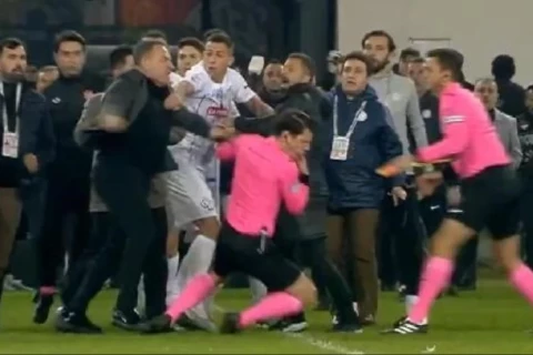 Scandal in Turkiye: "Ankaragucu"- "Rizespor" match referee was beaten - PHOTO - VIDEO